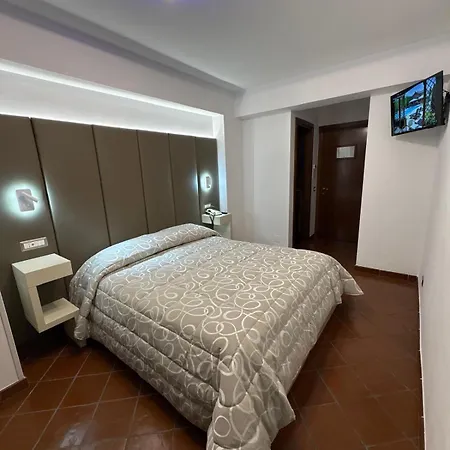 Hotel Bucaneve-3