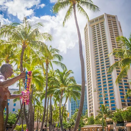 Hyatt Regency Waikiki Beach Resort & Spa-3
