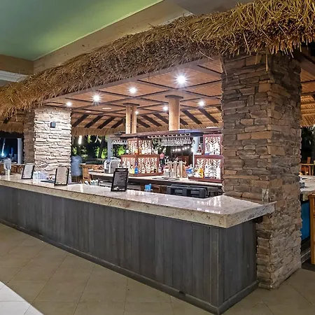 Coconut Bay Beach Resort & Spa All Inclusive-2