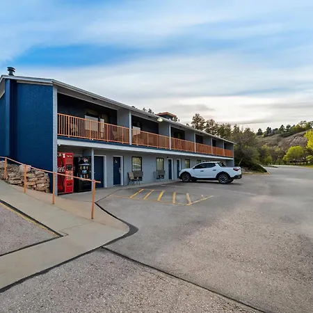 Travelodge By Wyndham Rapid City-2