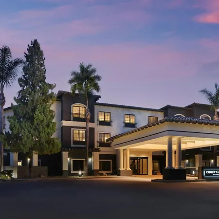 Courtyard By Marriott San Luis Obispo-3