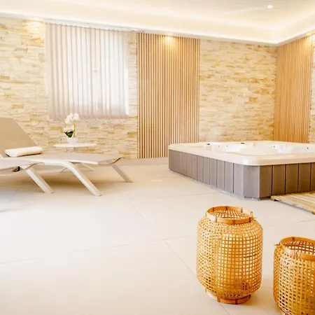 Camping maeva Escapades Domaine de la Vingeanne-2