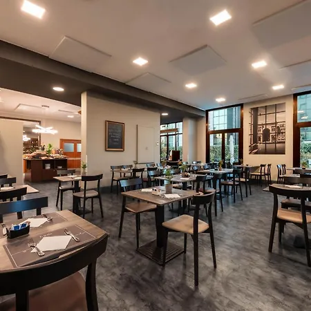 iH Hotels Milano Lorenteggio-2