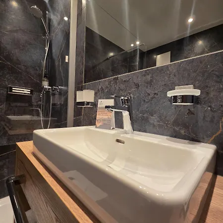 Alpenhotel Laurin-3