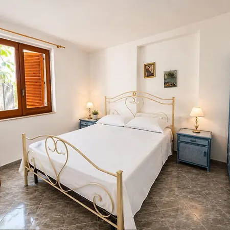 Ninfa Sul Mare Apartments - Piscina con Area Relax e Parcheggio Gratuito-3
