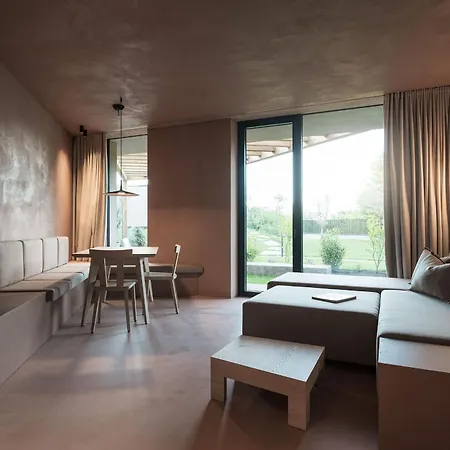 Hotel Weingut Stroblhof-2