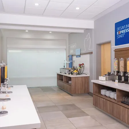 Holiday Inn Express & Suites Monterrey Aeropuerto By Ihg-2