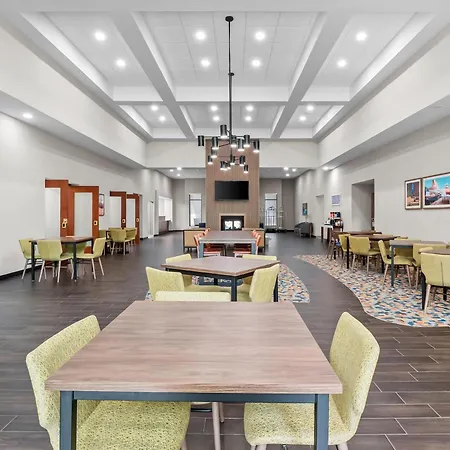 Hampton Inn & Suites East Lansing-2