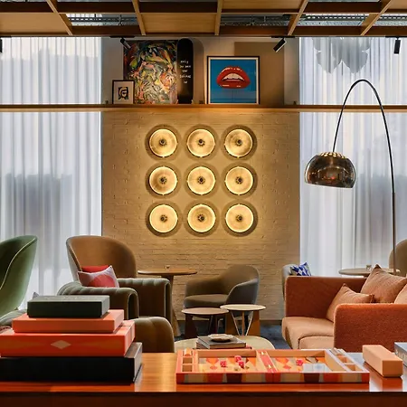 The Social Hub Barcelona Poblenou-3
