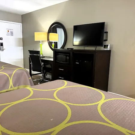 Super 8 By Wyndham Tupelo Airport-3