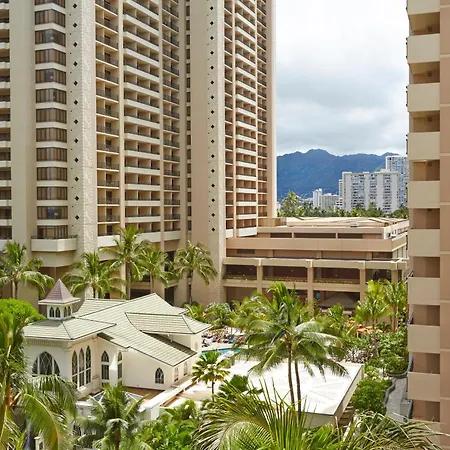 Hilton Hawaiian Village Waikiki Beach Resort-2