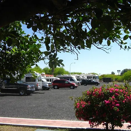 Hotel Las Palmas Midway Inn-2