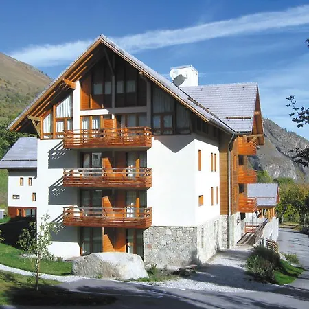 Lagrange Vacances Chalets du Galibier-3