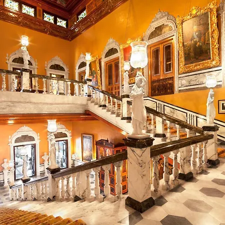 Taj Falaknuma Palace-3