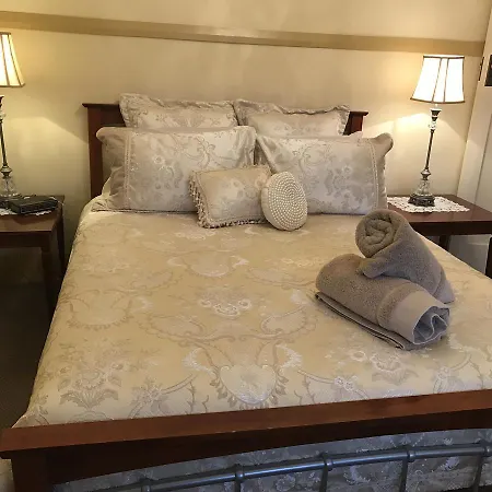 Guest House On Hyde-2