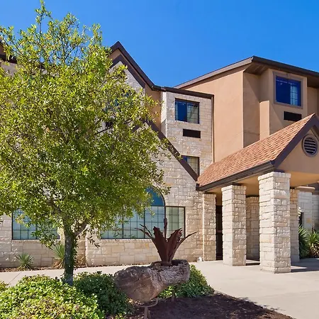 Microtel Inn & Suites By Wyndham Round Rock-2
