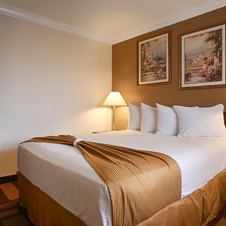 Days Inn & Suites By Wyndham Lodi-2