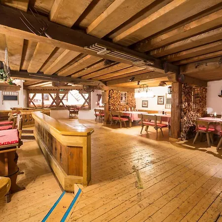 Hotel Alpenhof-3