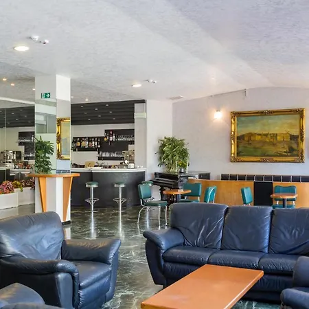 Hotel Plaza-2