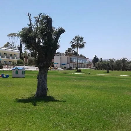 Natura Beach Hotel And Villas-2