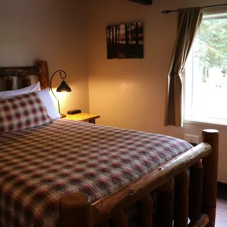Lone Fir Resort-2