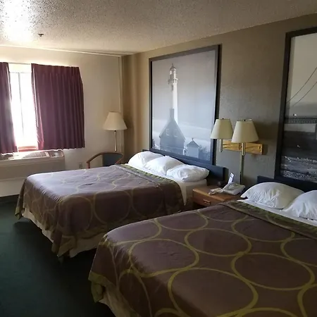 Super 8 By Wyndham Houghton Lake-2
