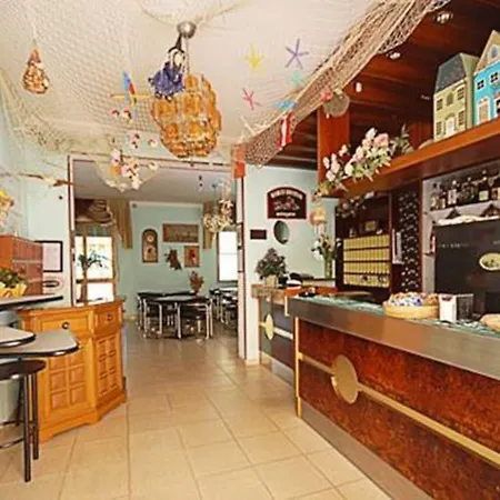 Hotel Marina-3