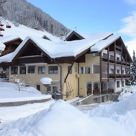 Hotel Alpenfrieden-3
