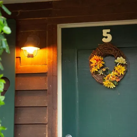The Chimney Rock Inn & Cottages-2