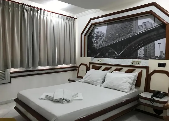 Paissandú Palace Hotel - Próximo às ruas 25 de Março, Sta Ifigênia e regiões do Brás e Bom Retiro
