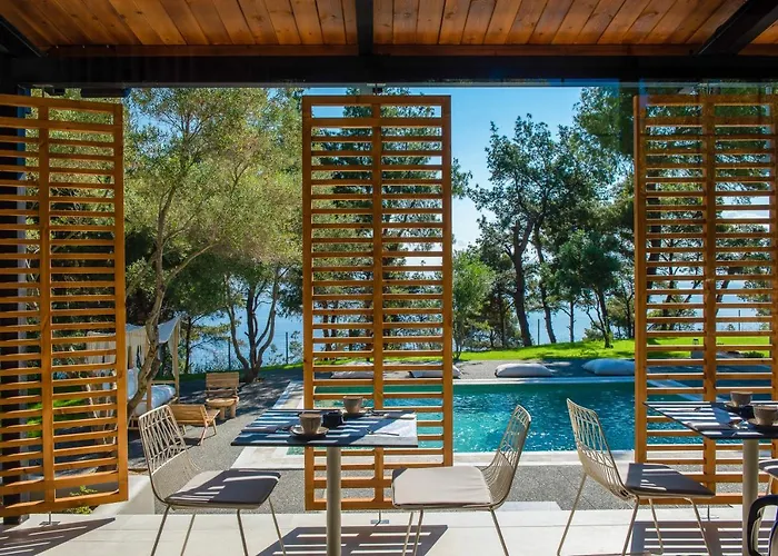 Elies 33 Bio Retreat (Adults Only)