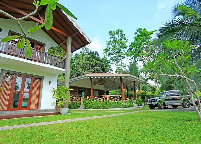 Villa Peacock Walahanduwa