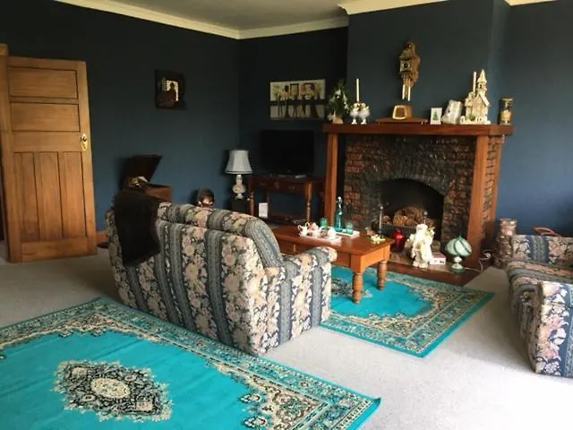 Hewling'S Manor