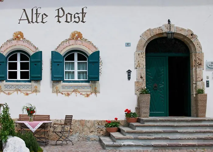 Hotel Dolomitenhof & Chalet Alte Post