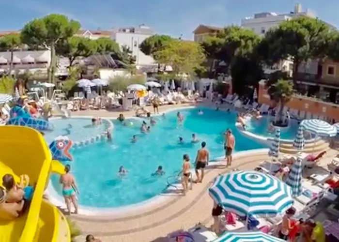 Hotel Azzurra di Gobbi Gestioni srl