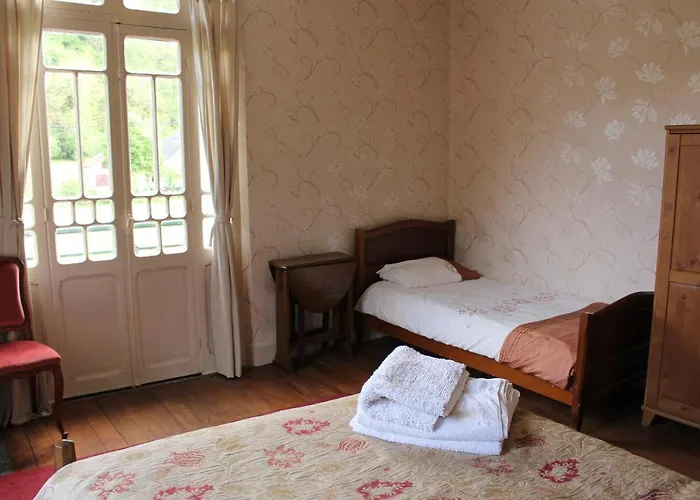 Maison Esmeralda Chambres D'Hotes Et Gite Biert