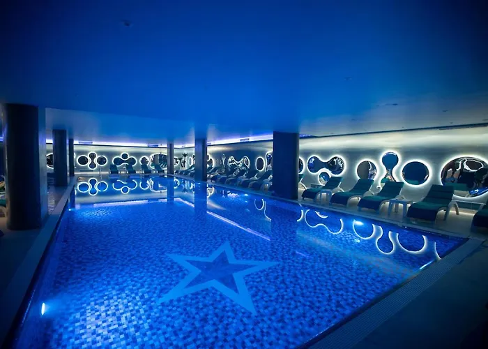 Grand Blue Fafa Resort&SPA Kryemëdhej