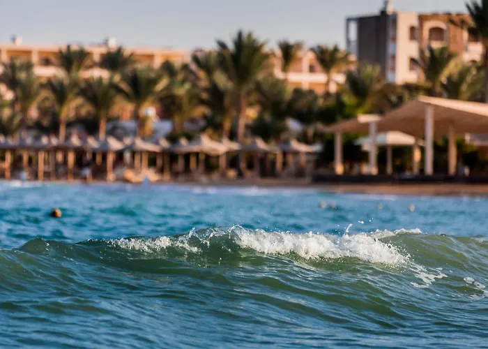 Royal Brayka Beach Resort Abu Dabab