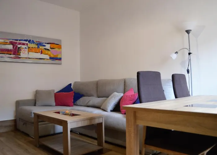 Apartamentos Turísticos - Hostal Los Alisos Aliseda