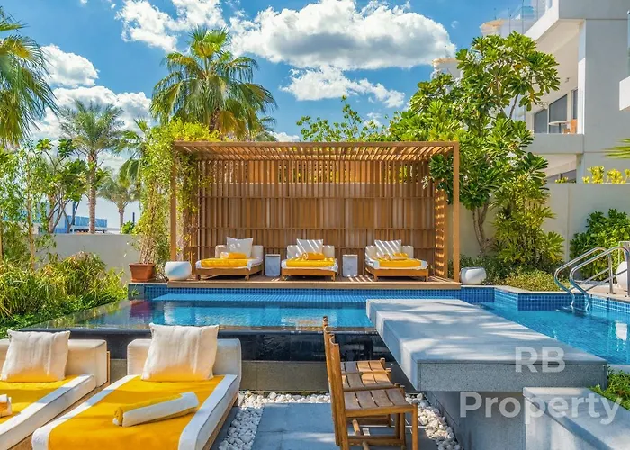 Five Palm Beach Villa -Private Pool & Roopftop Jacuzzi, 3-Level, By Exclusive Holiday Homes
