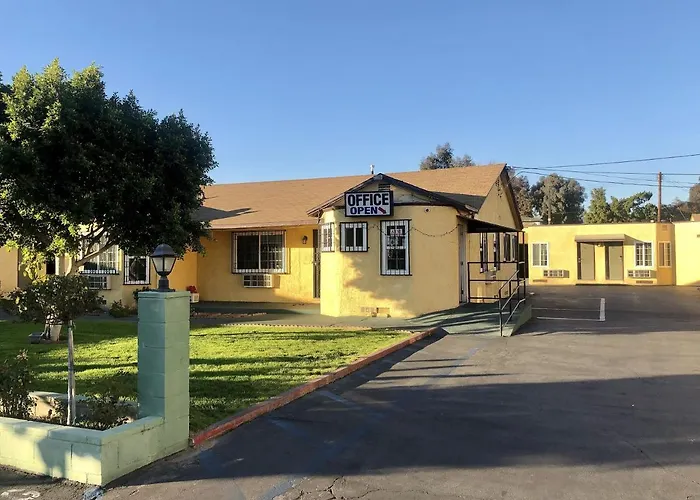 Deluxe Inn