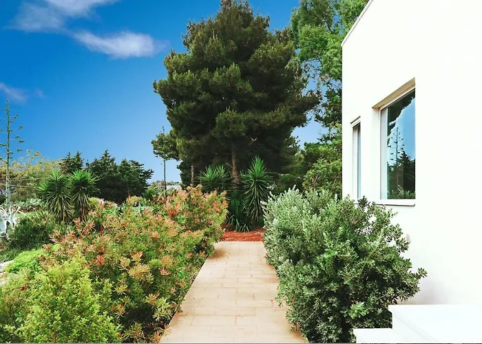Kubo Sea Views Luxury Escape