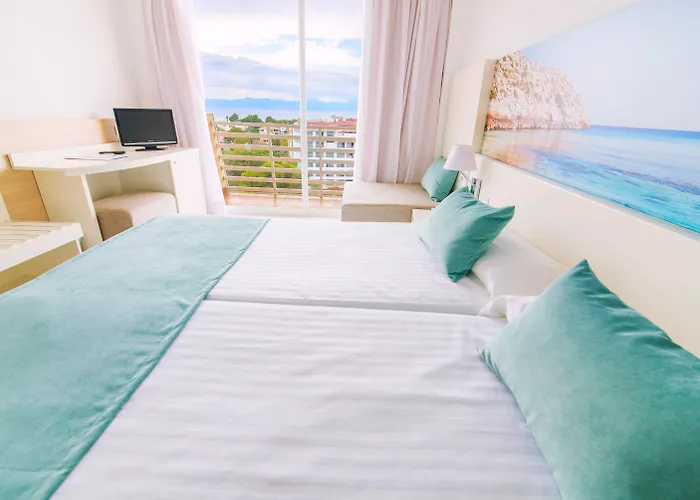 Azuline Hotel Bahamas Y Bahamas II El Arenal 