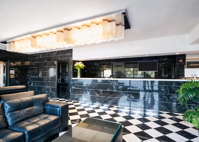 Salles Hotel Aeroport de Girona