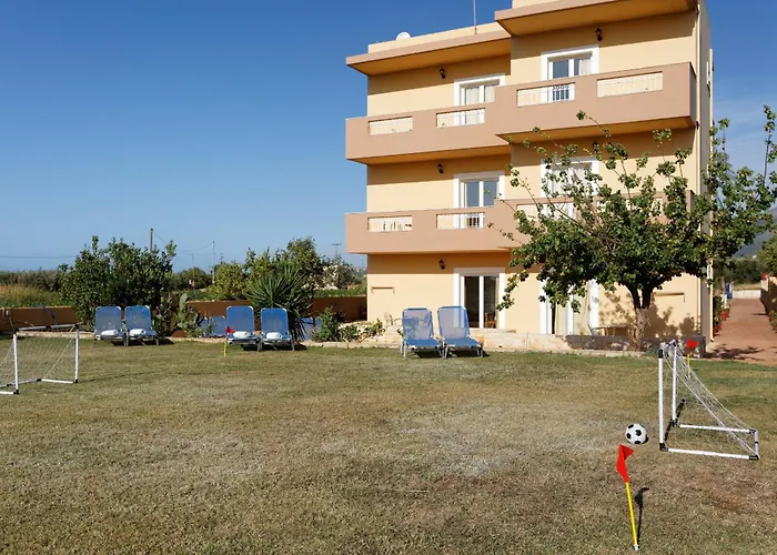 Danelis Studios & Apartments