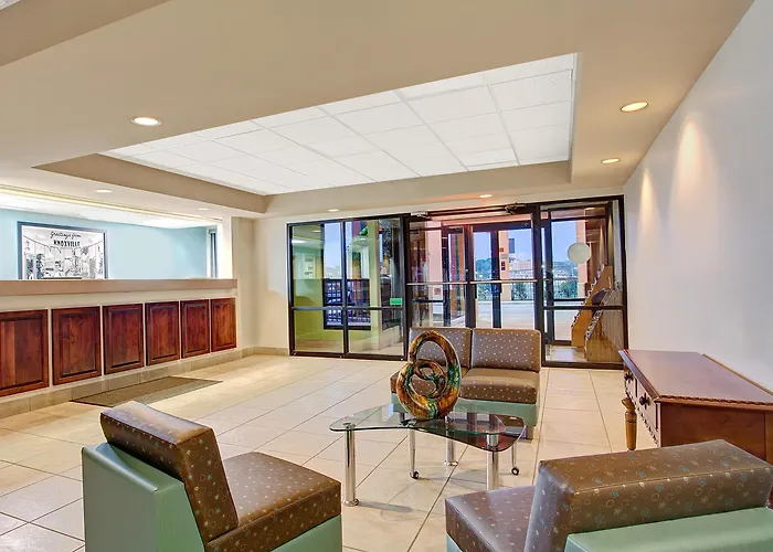 Super 8 By Wyndham Knoxville East