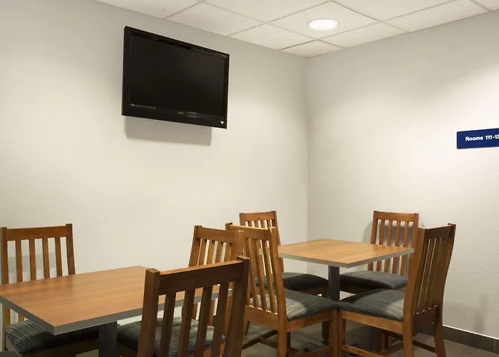 Microtel Inn By Wyndham Louisville East
