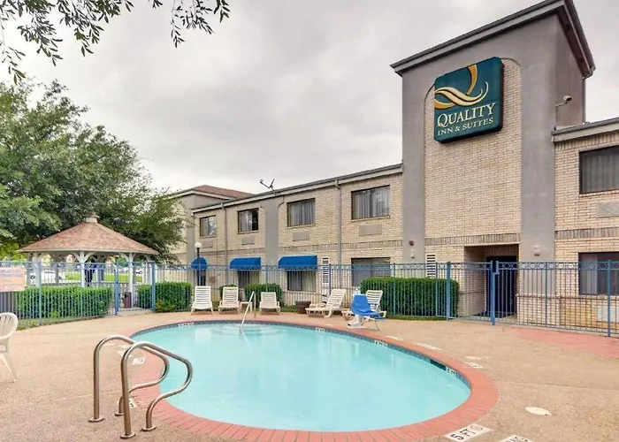 Quality Inn & Suites South