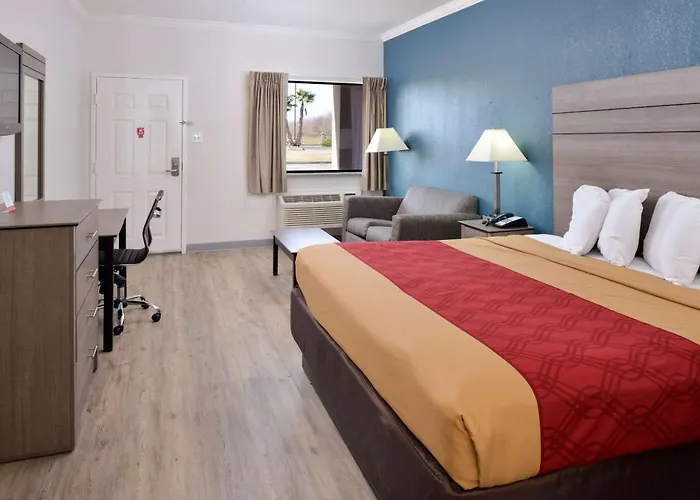 Econo Lodge Inn & Suites Port Arthur Near Sabine Pass