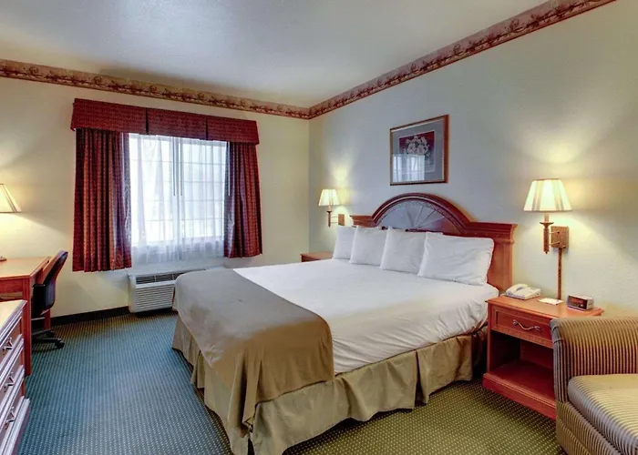 Quality Inn & Suites Glen Rose